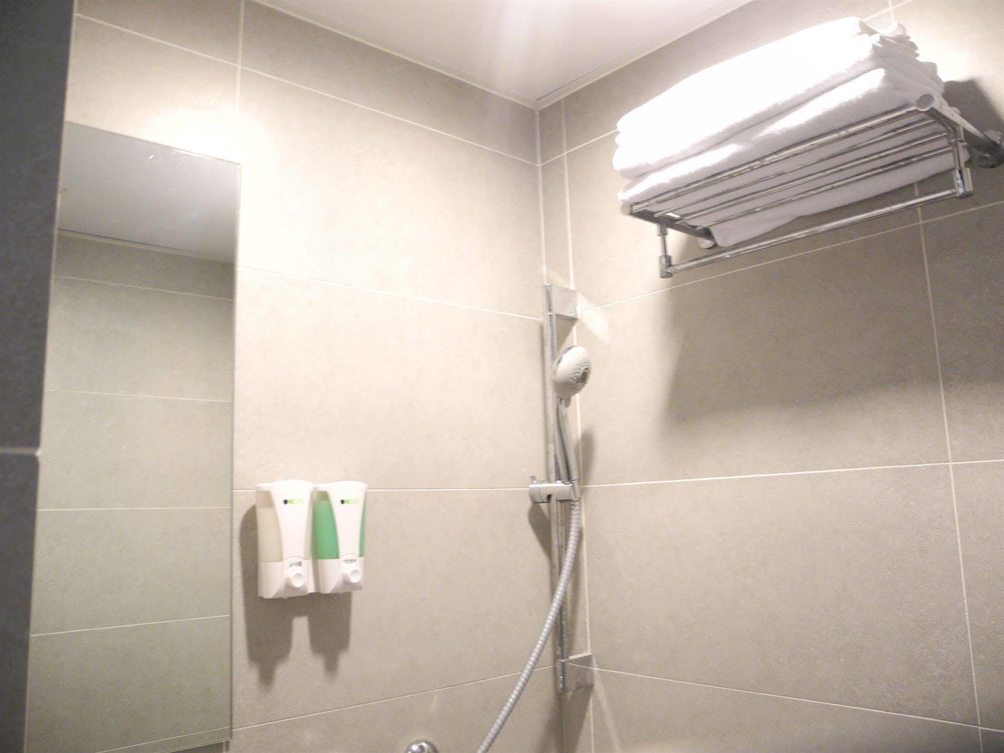 Kowloon Mongkok 1812 Guest House Hong Kong Dış mekan fotoğraf
